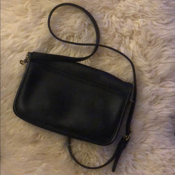 SOLD - Vintage Coach leather crossbody bag - black - Picture 3 of 9
